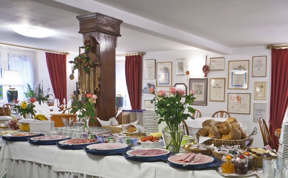 קונסטנץ Hotel Goldener Sternen מראה חיצוני תמונה