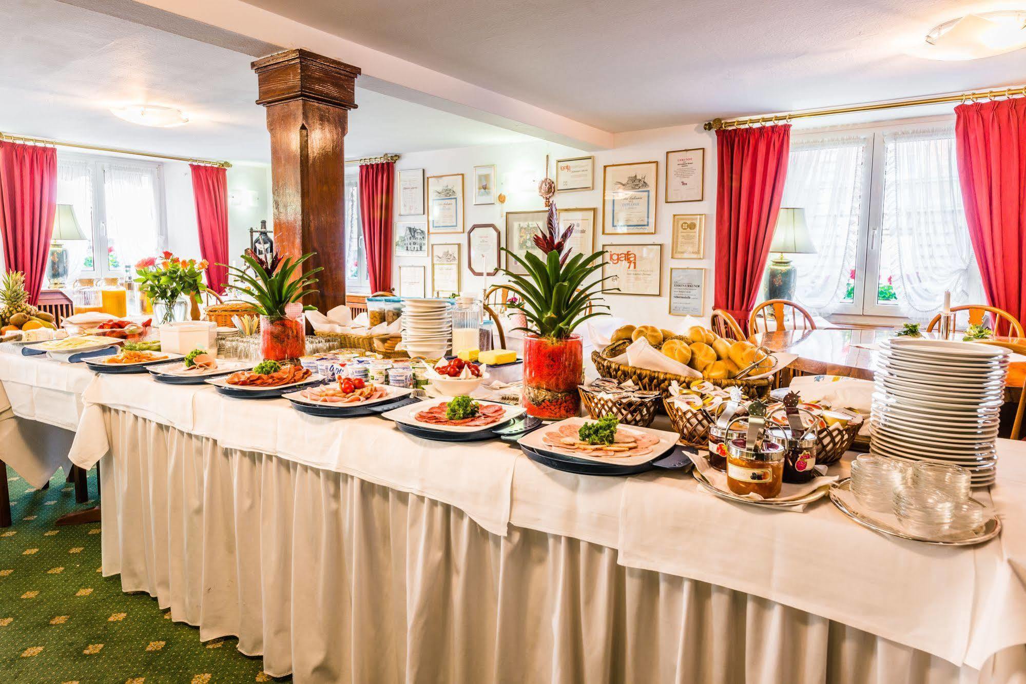 קונסטנץ Hotel Goldener Sternen מראה חיצוני תמונה