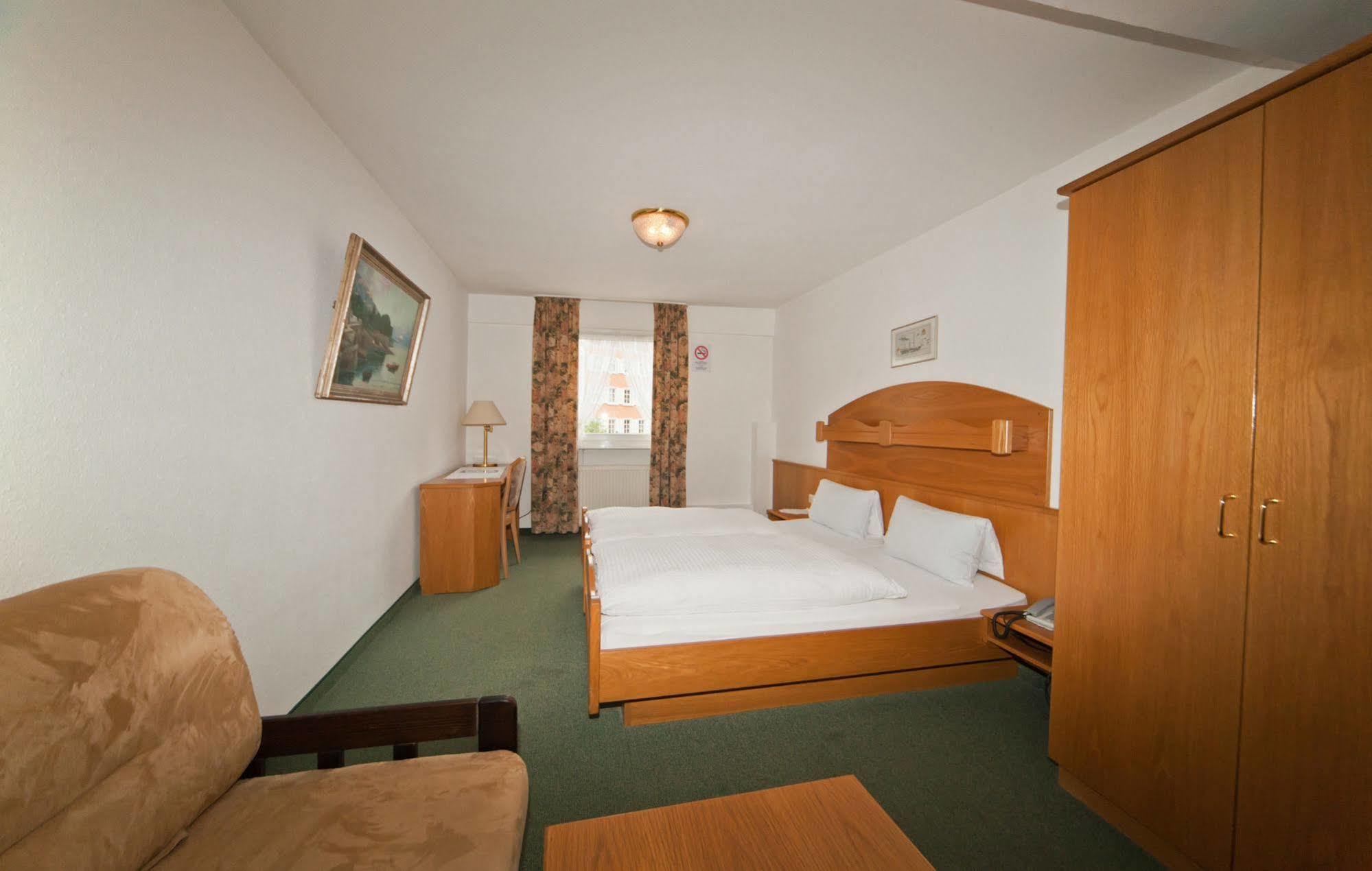 קונסטנץ Hotel Goldener Sternen מראה חיצוני תמונה