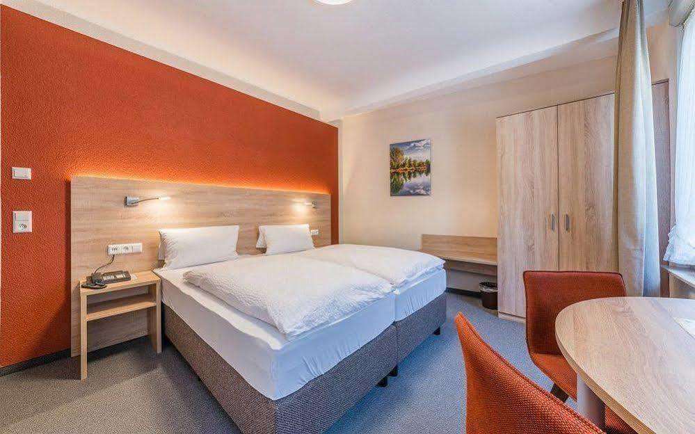 קונסטנץ Hotel Goldener Sternen מראה חיצוני תמונה